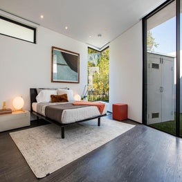 BEVERLY HILLS BACHELOR PAD