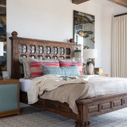 Portfolio: Airy Bedroom Complemented With Beige Curtains