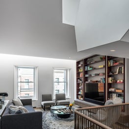 Upper East Side Townhouse, Library 