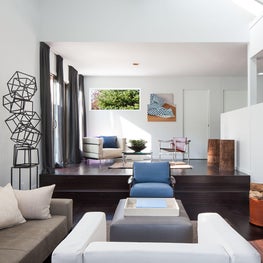 Contemporary minimalist style Hamptons Cottage