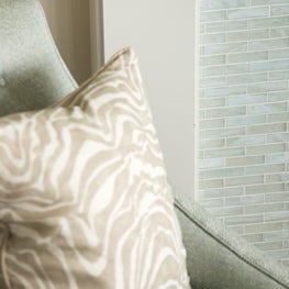 Cliffside Perch, Details