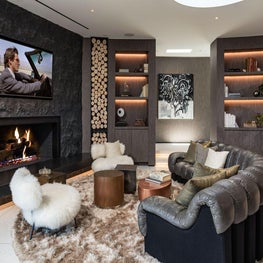 BEVERLY HILLS BACHELOR PAD