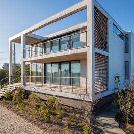 Ditch Plains Front View