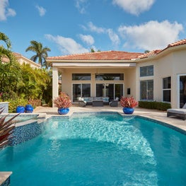 Contemporary Artist Retreat Pool