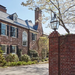 Renovated Georgian, Courtyard