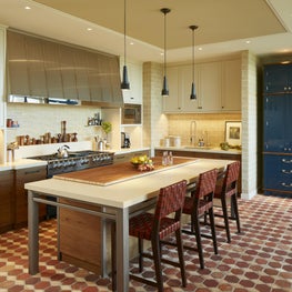 Lakeview Apartment Kitchen