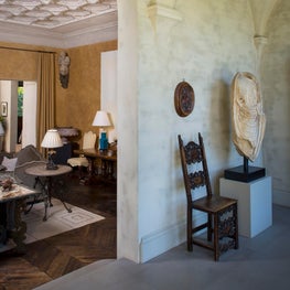 Tuscan Villa Style Home Inspired by Italian Classicism 