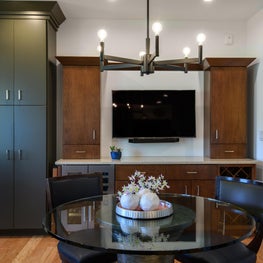 Breakfast Room in Contemporary Condominium
