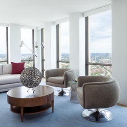 Mid-century Pied-a-Terre