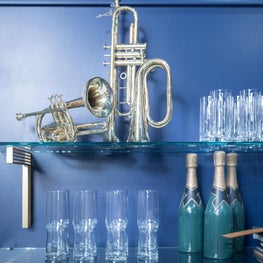 Men's Luxury Clothing Store - Bar with a jazzy twist