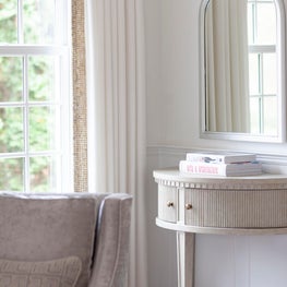 Delaware home featuring a monochromatic color scheme 