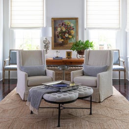 Airy and bright sitting area 