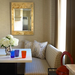 Chicago, Illinois Gold Coast Prewar Co-op Apartment