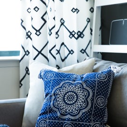 Living Room Design Accents