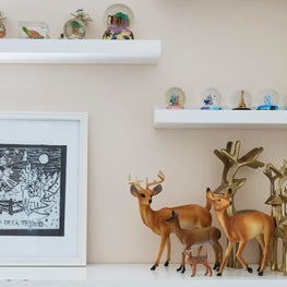 Marion Court Bedroom Detail