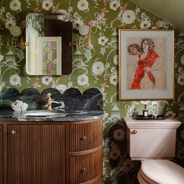 Campus Kitsch Bathroom