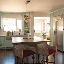 Bixby Knolls Georgian Colonial