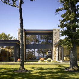 Modern Lakefront Residence