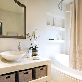Highgate Residence - Guest Bathroom