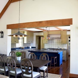 Willow Lake Residence: Dining and Kitchen