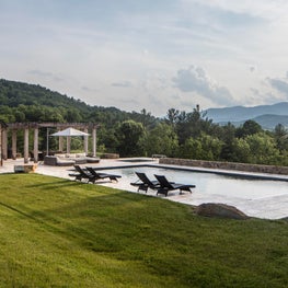 Thornton River Pool House 