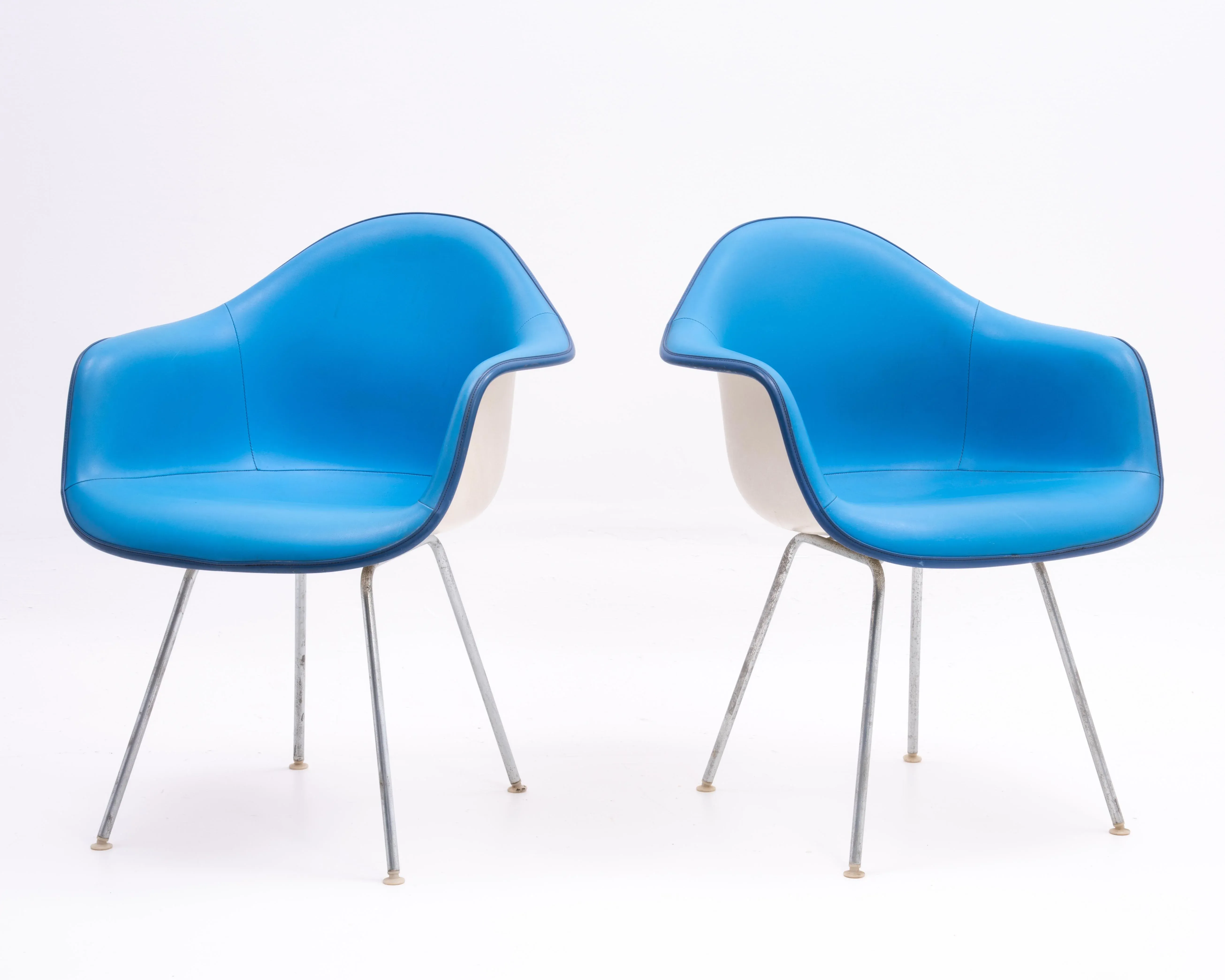 Eames Mid Century Purple Fiberglass Shell Chair