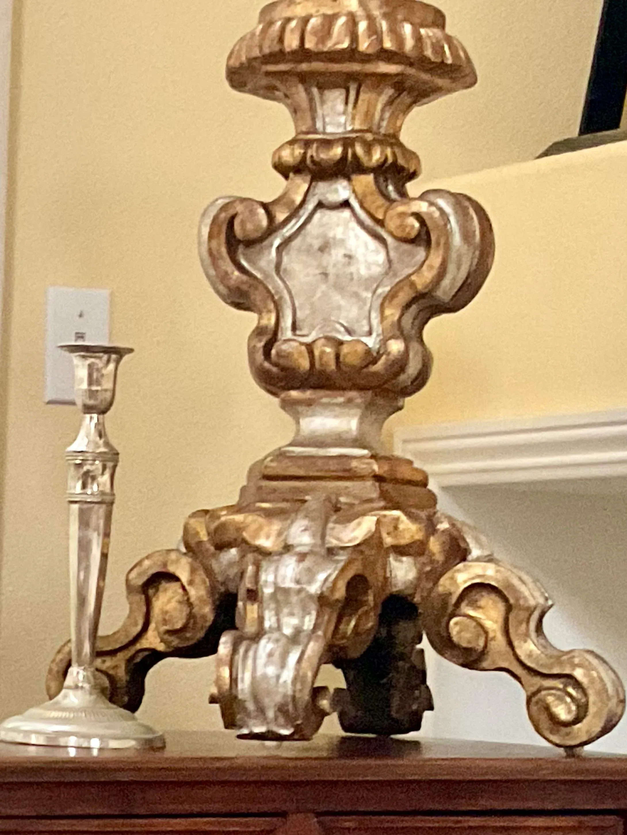 Early 20th Century Italian Hand Craved Pedestal Gilded With Gold and Silver Leaf