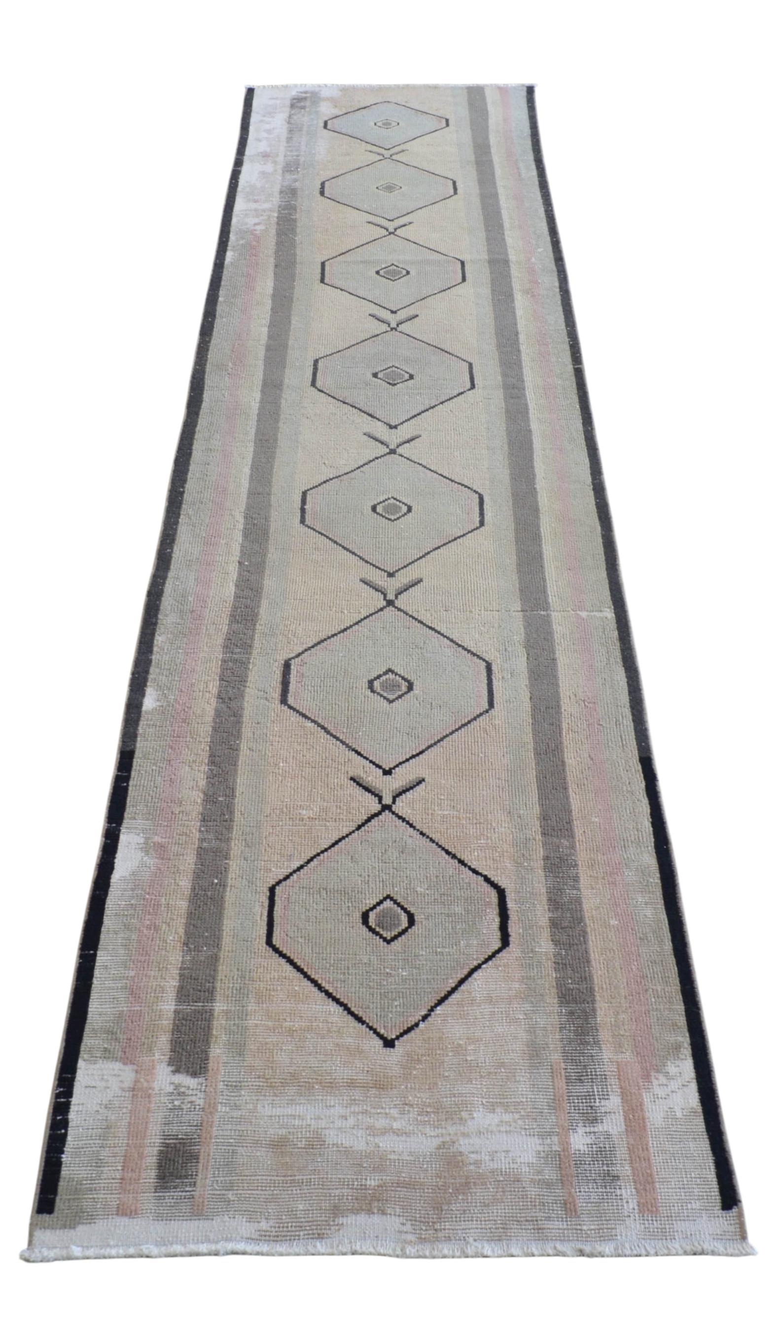 Contemporary Distressed Runner Rug - Faded Colors Low Pile Hallway 2\'6″ X 10\'6″
