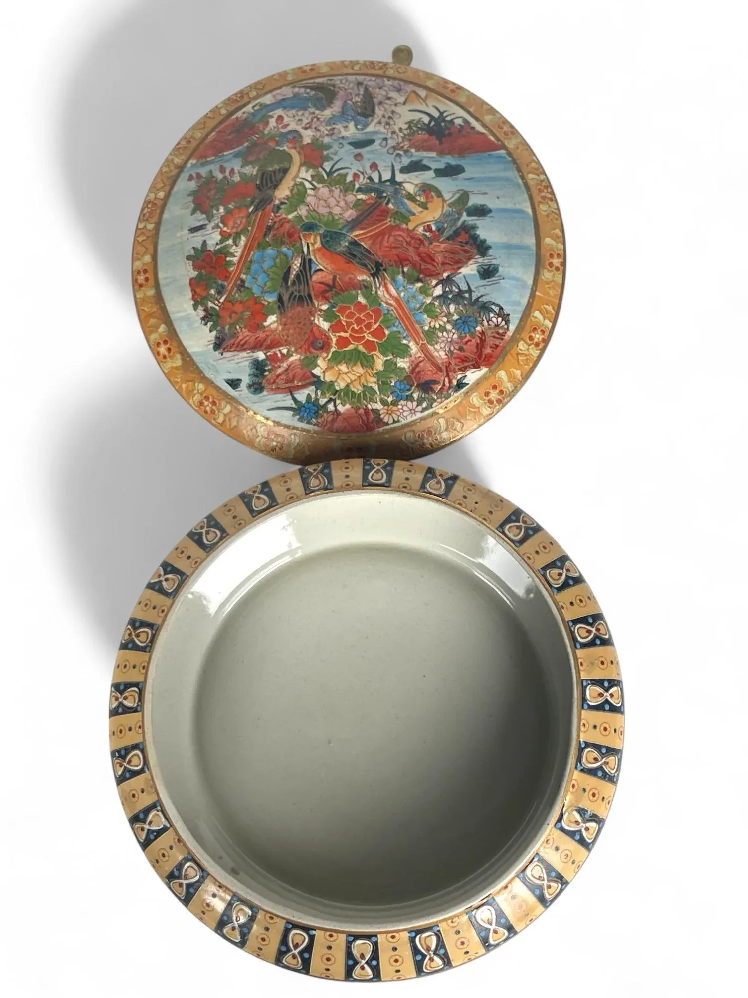 A Chinese Porcelain Box With an Intricately Decorated Cover