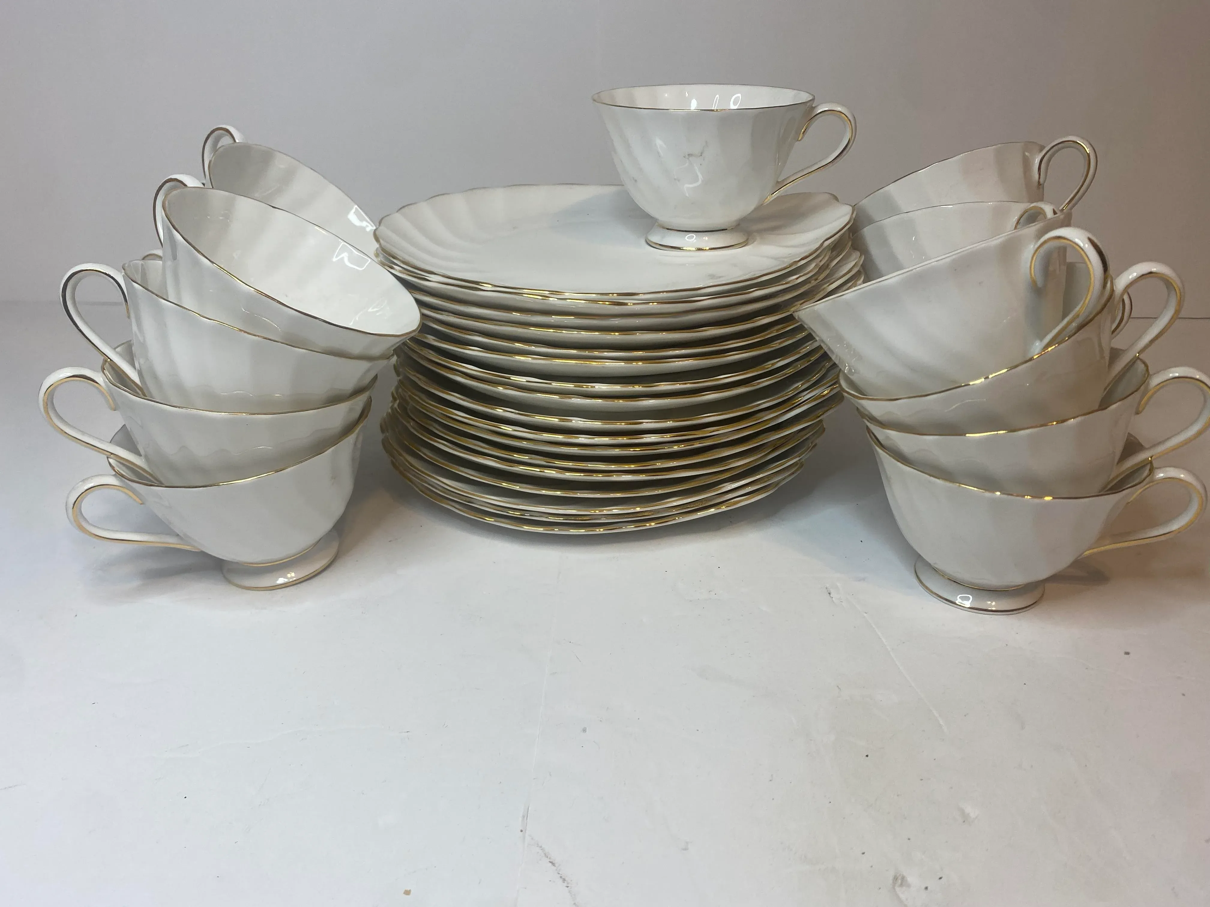 ENGLISH FINE BONE CHINA