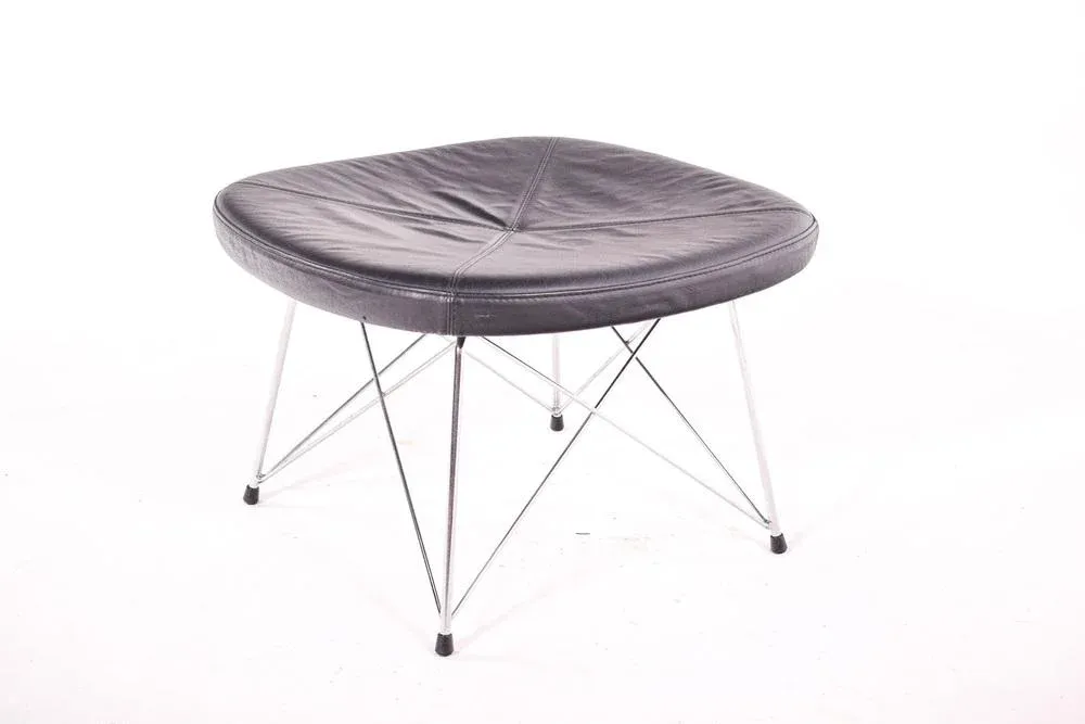 141 Bench by Erik Jørgensen for Jensen & Ernst, 2000