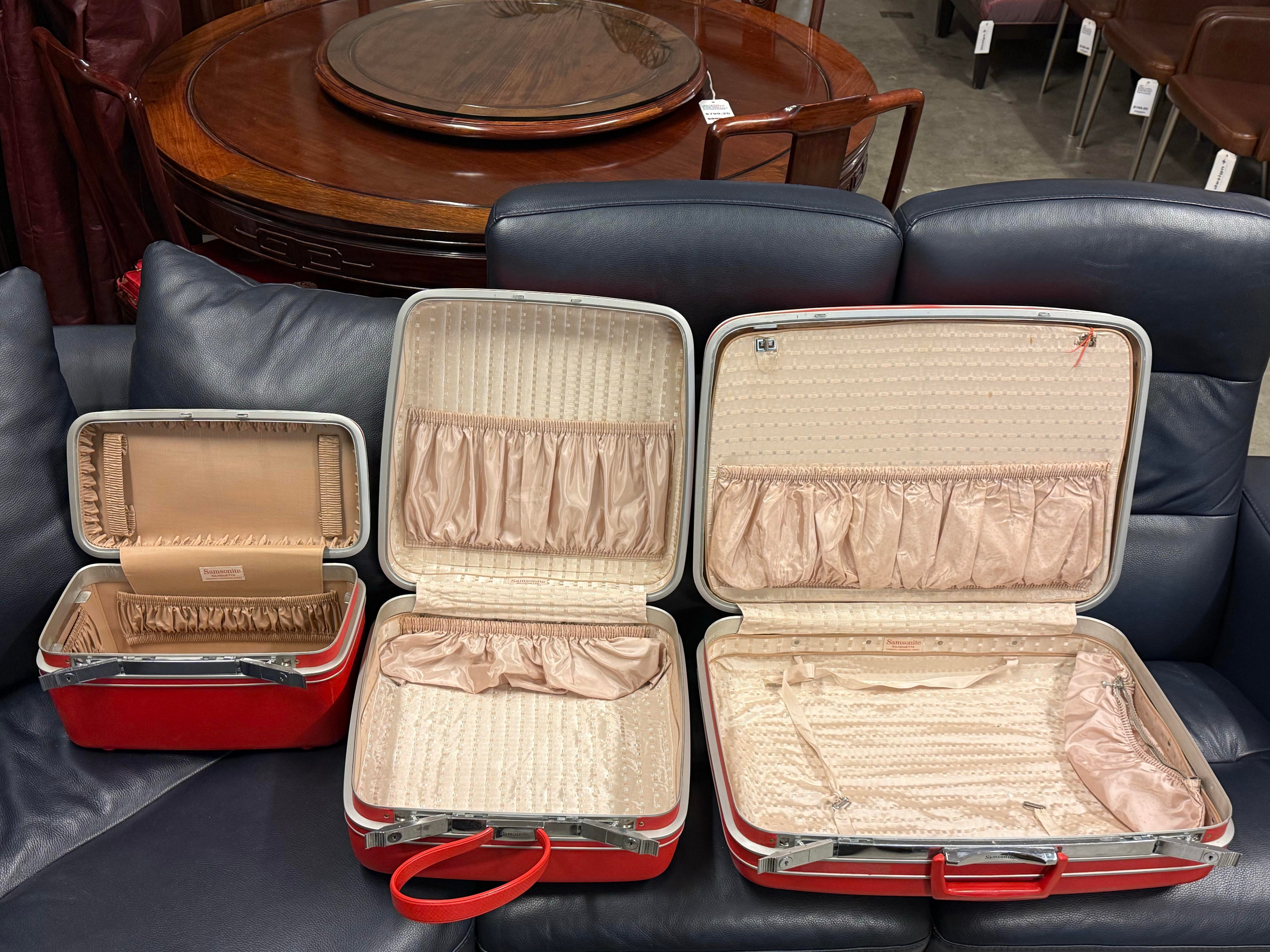 Vintage Samsonite Sentry Silhoutte Collection Red Train Case