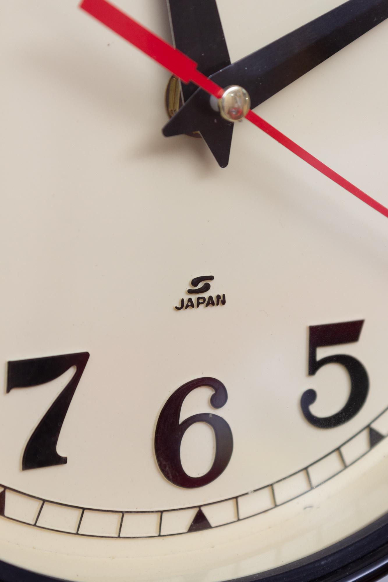 90s SEIKO ポストモダン vintage clock メンフィス Amazon.com: SEIKO 12 Inch Round Wood Classic Wall Clock