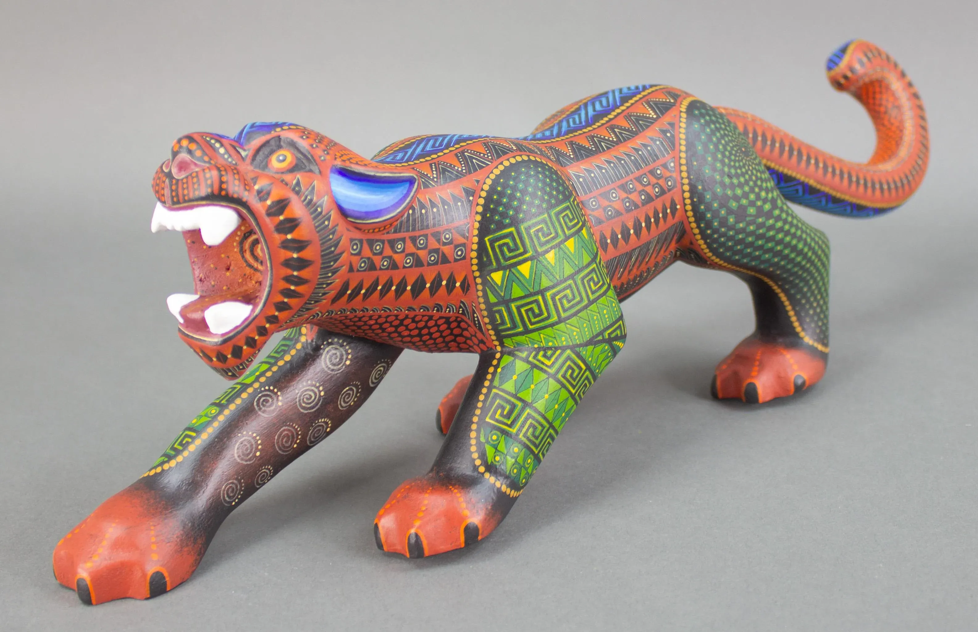 激安超安値 Pablo and Lucy Mendez Oaxacan Wood Carving Jaguar Mexican 工芸品