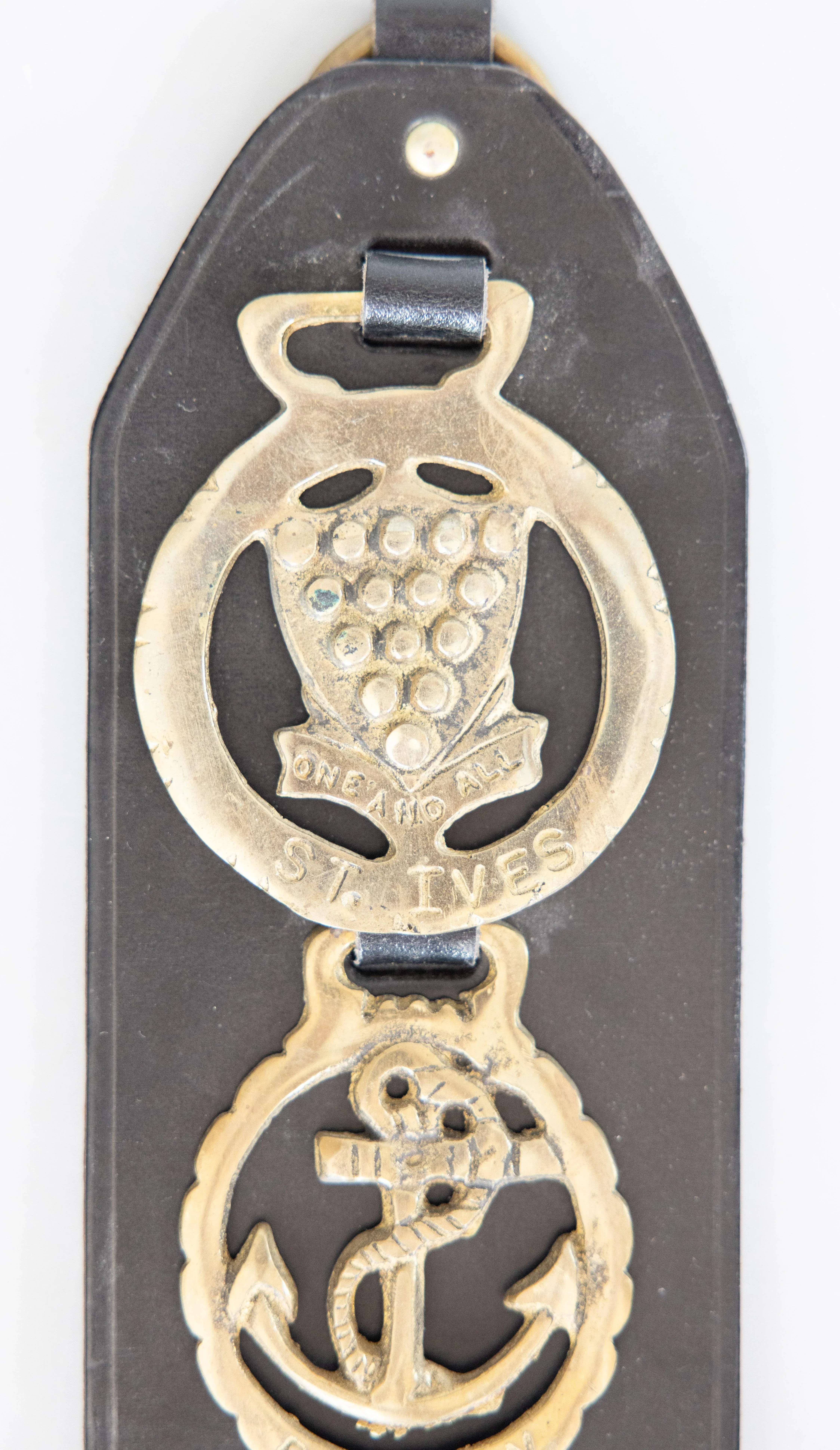Early 20th Century English Equestrian Leather Strap With 3 Horse Brasses