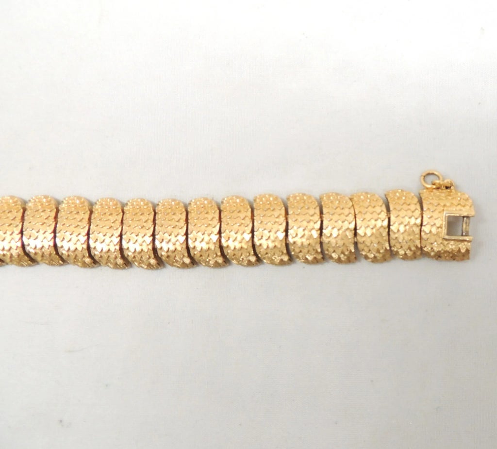Vintage 1963 Signed Monet Goldtone Textured Link Bracelet