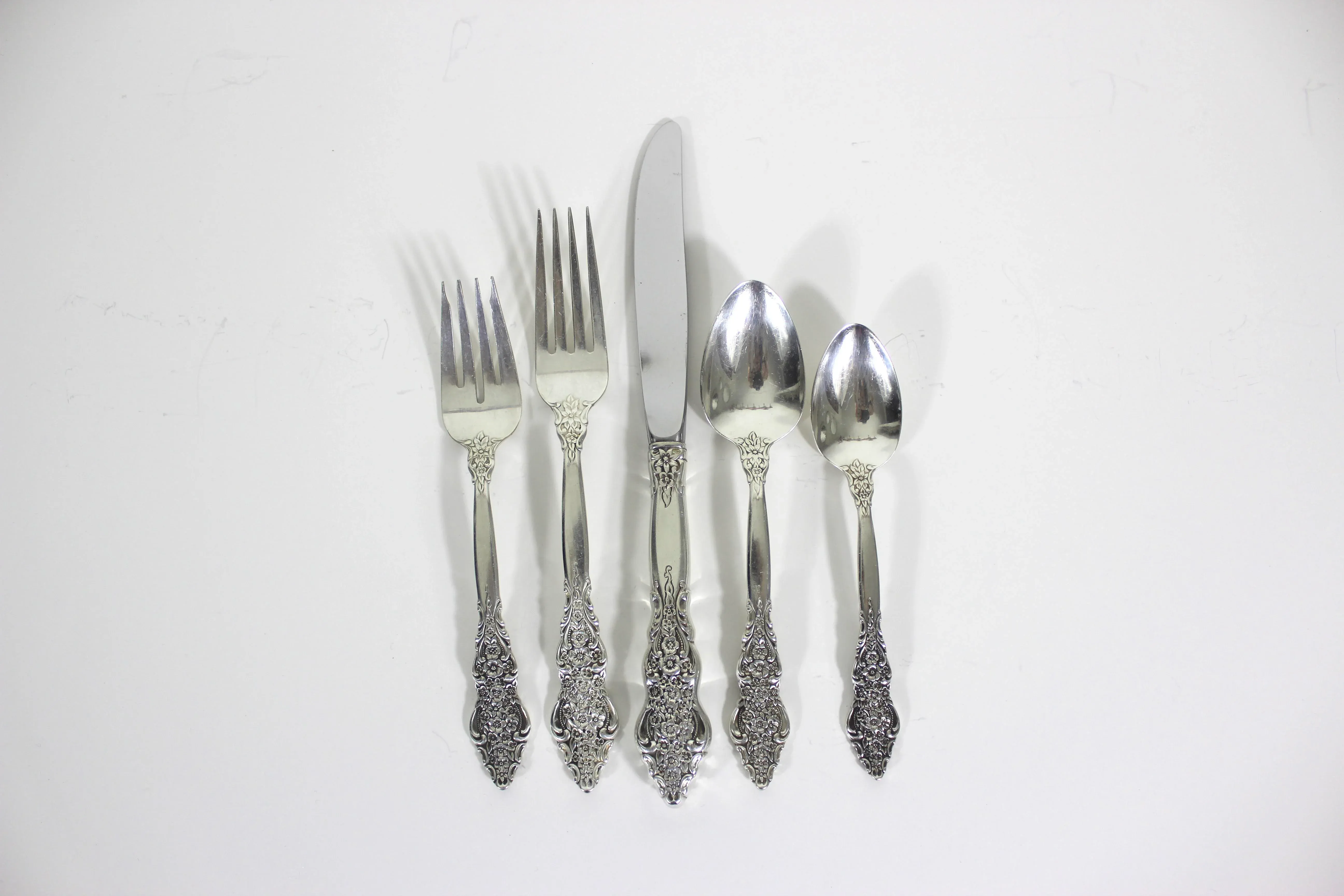 1971 Vintage Ornate Silver Plated Renaissance Six 5-Piece Place Settings Flatware Set- 30 Pieces