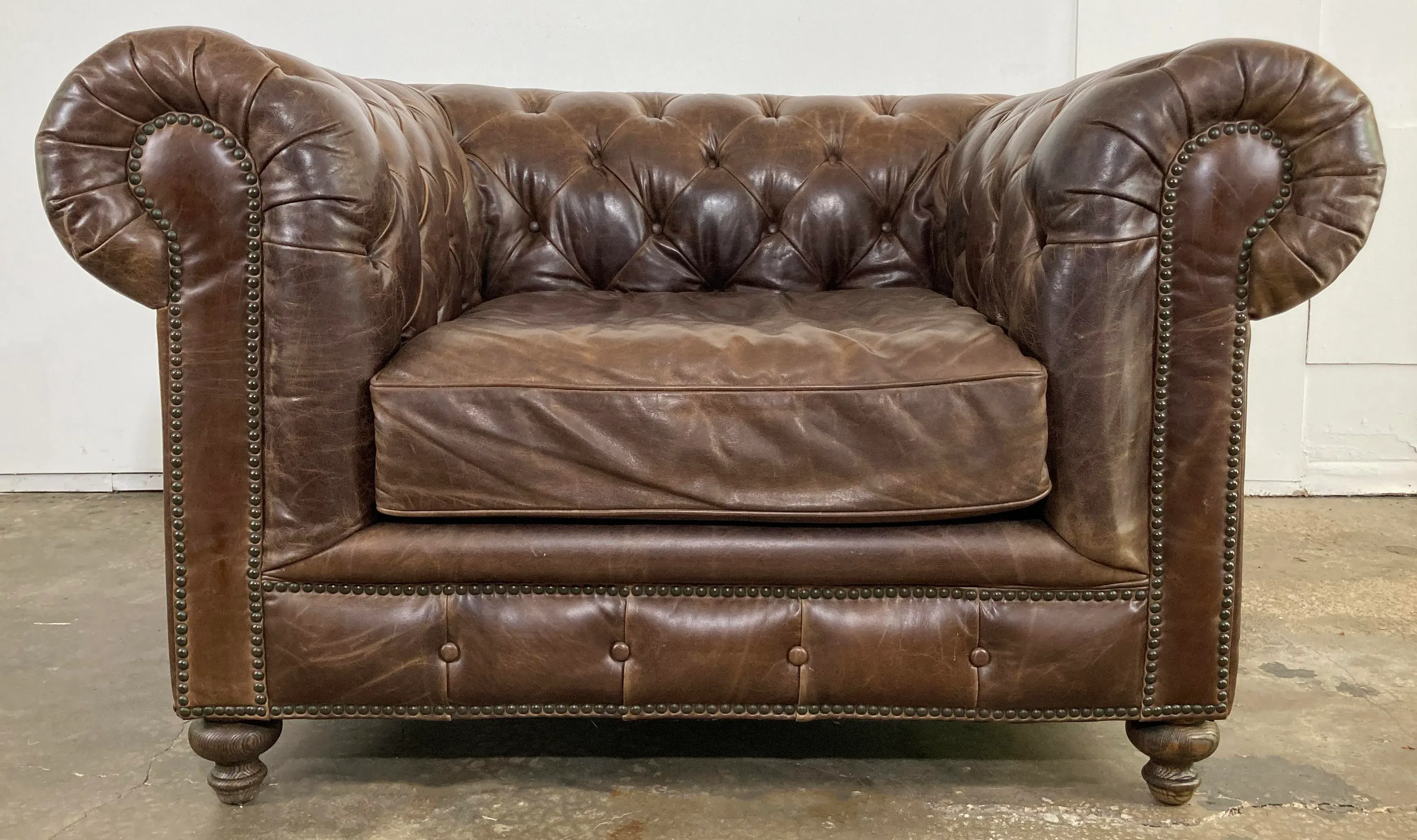 Vintage Tufted Chesterfield English Style Leather Club Chair