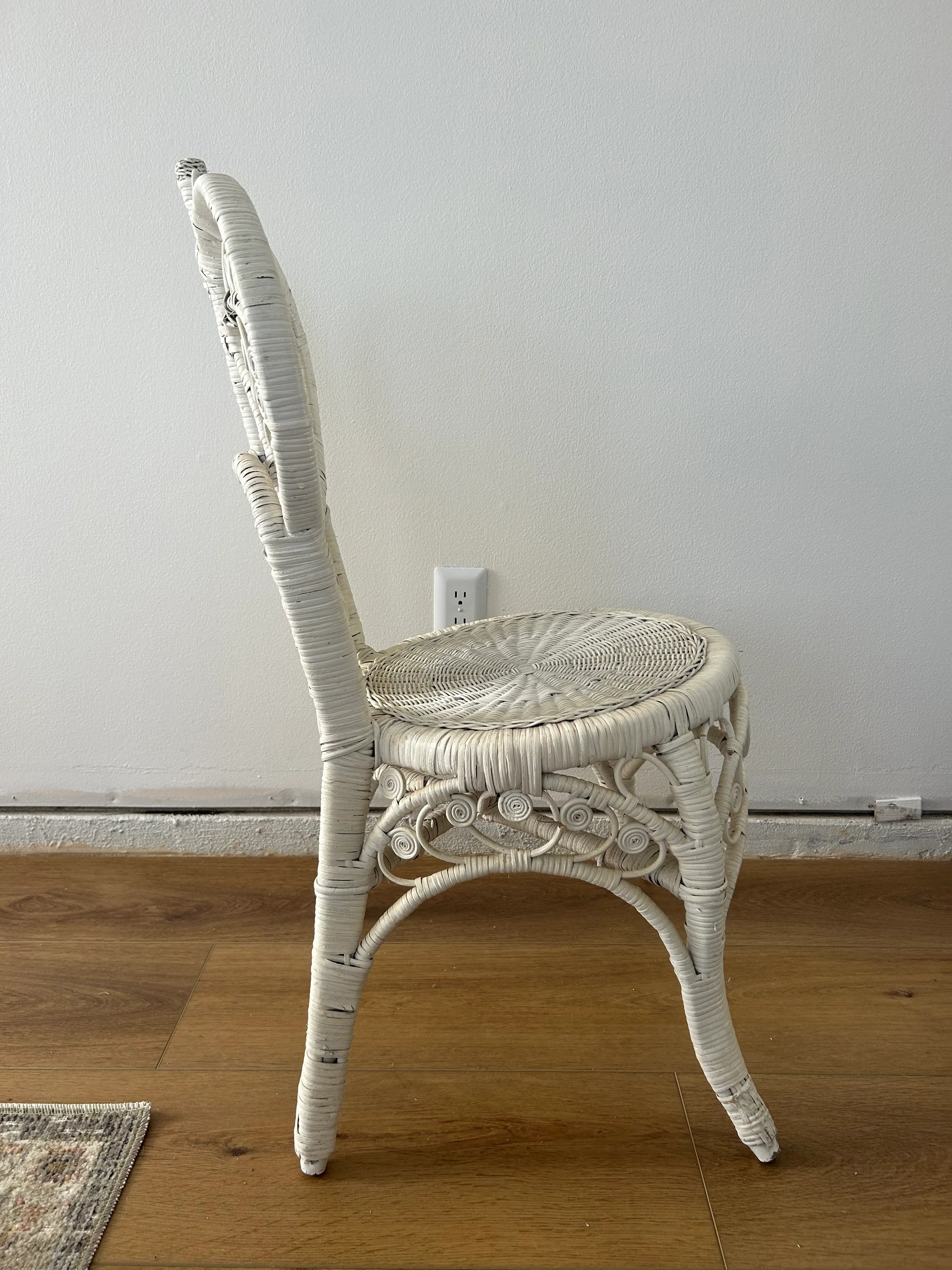 1950s Boho Shabby Chic Rattan Wicker Heart Peacock Chair