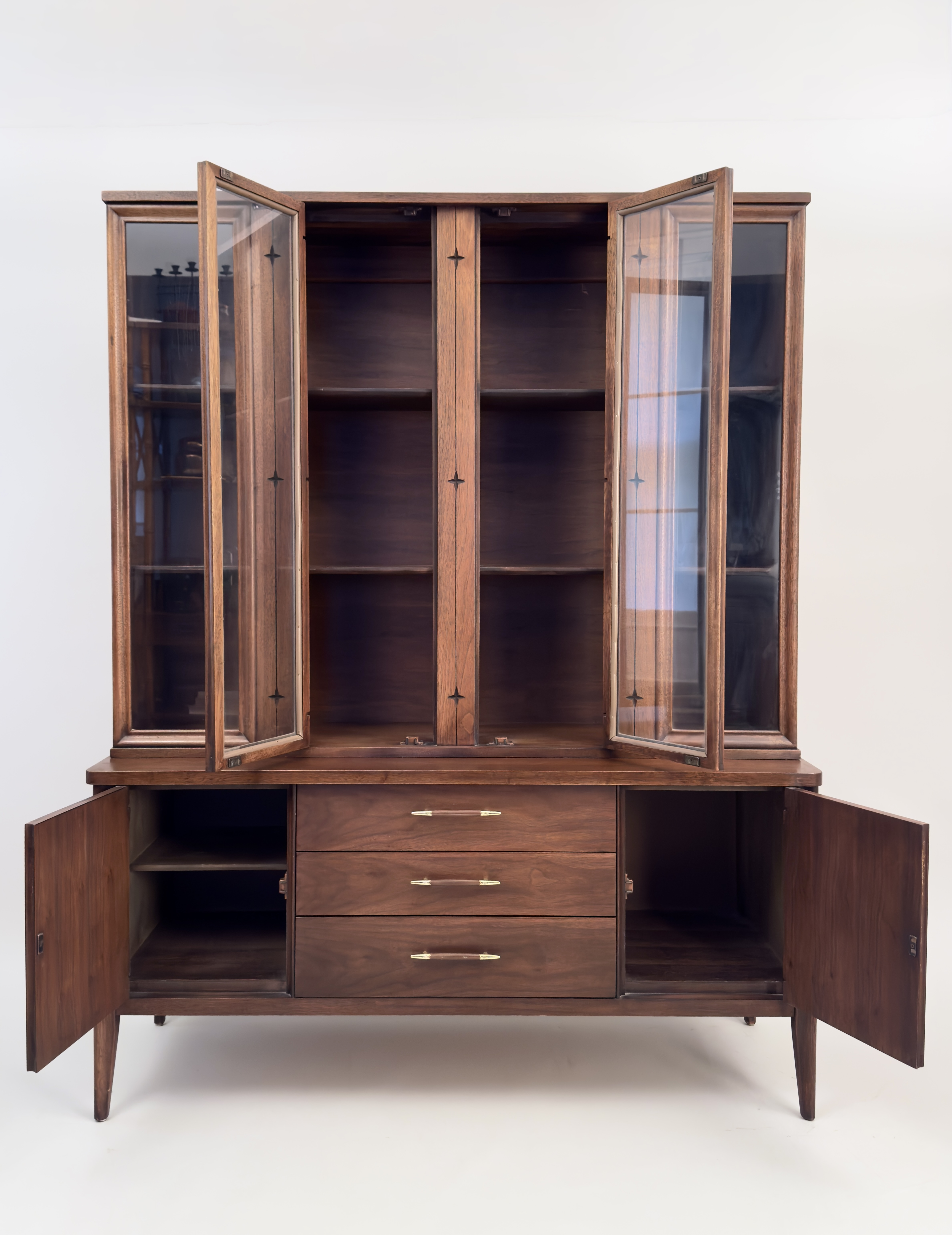 Broyhill Saga Mid Century Modern Two Piece China Cabinet C
