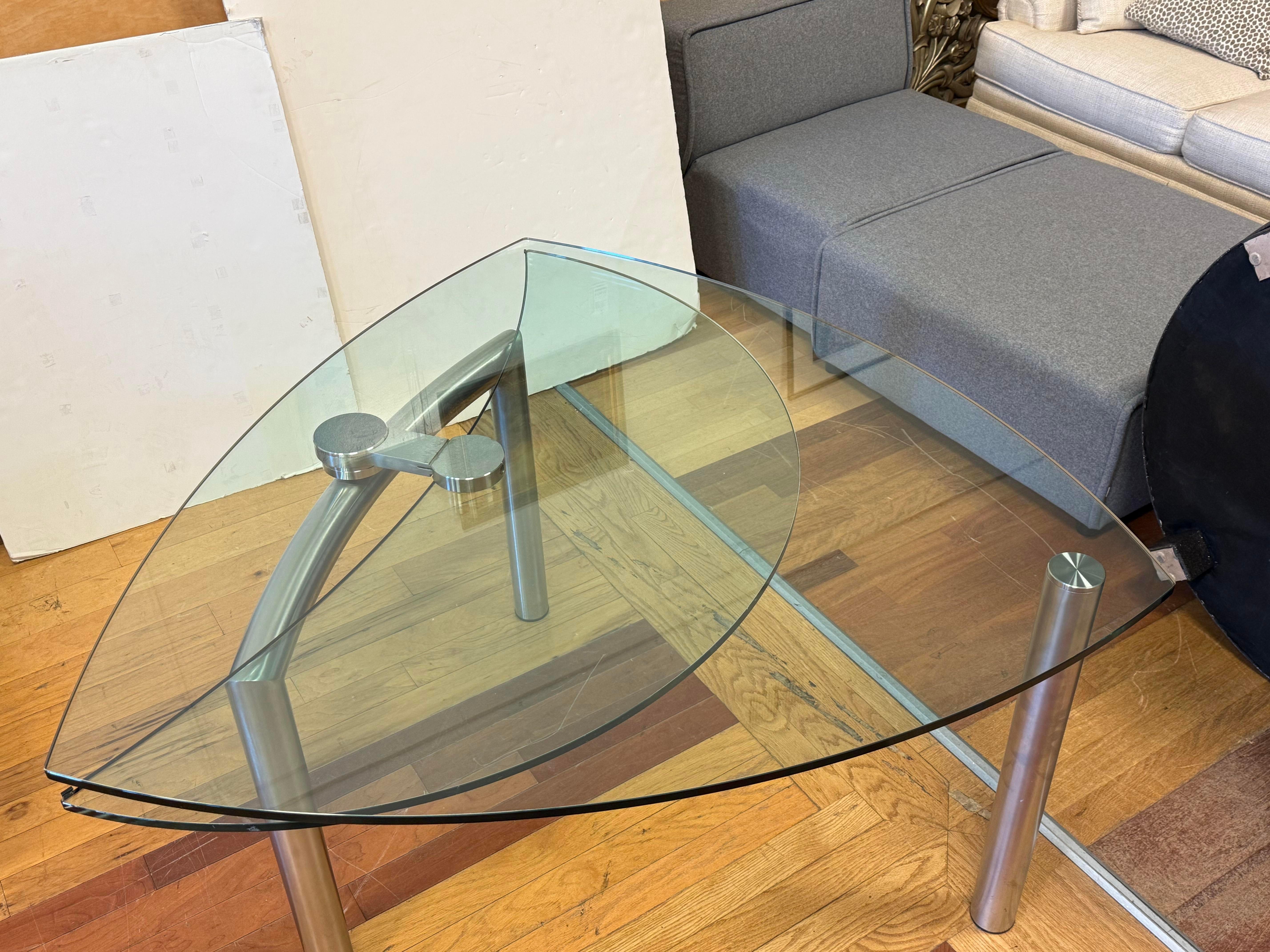 Arnaldo Gamba E Leila Guerra for Reflex Policleto Goccia Teardrop