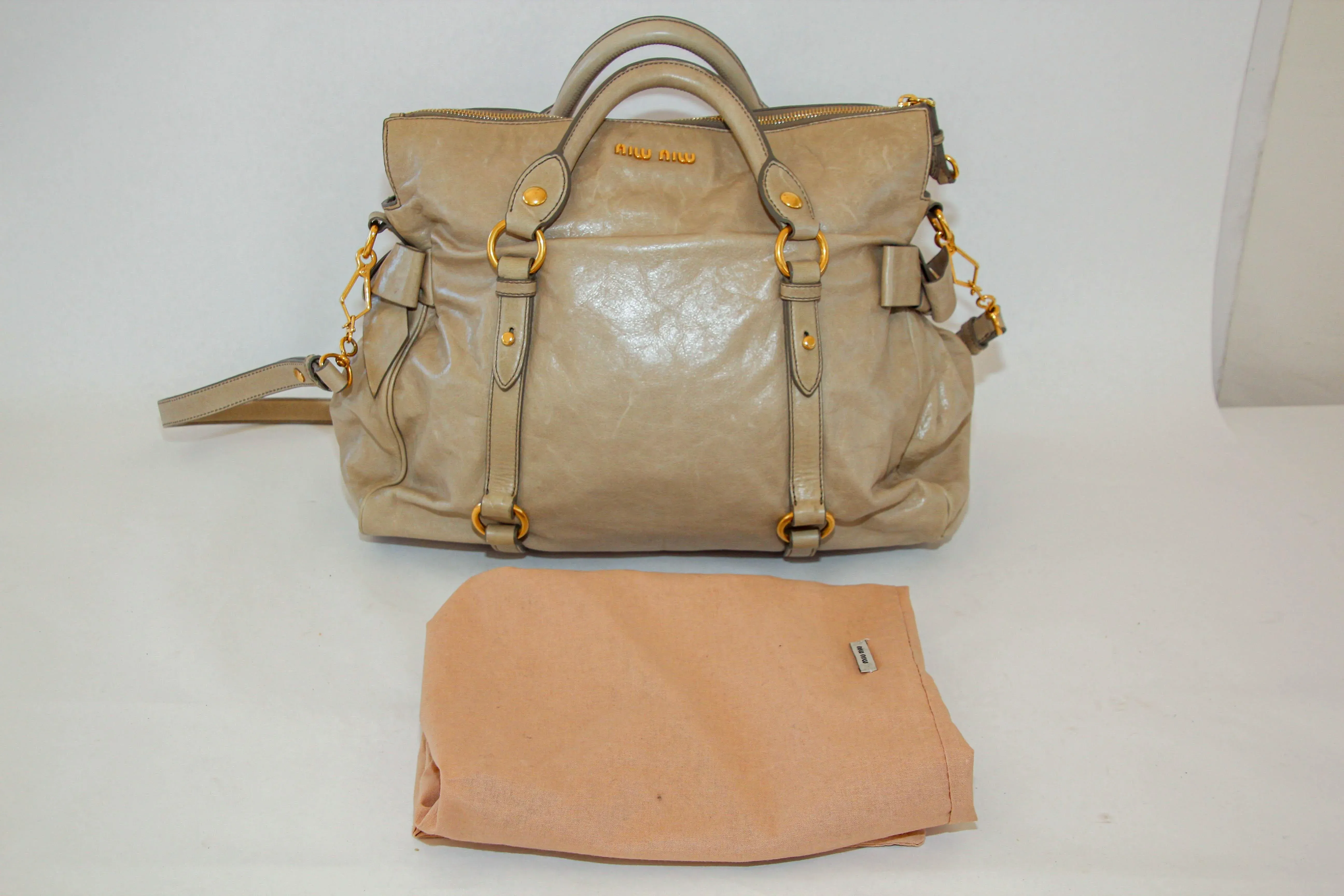 Miu miu vitello bow bag hotsell