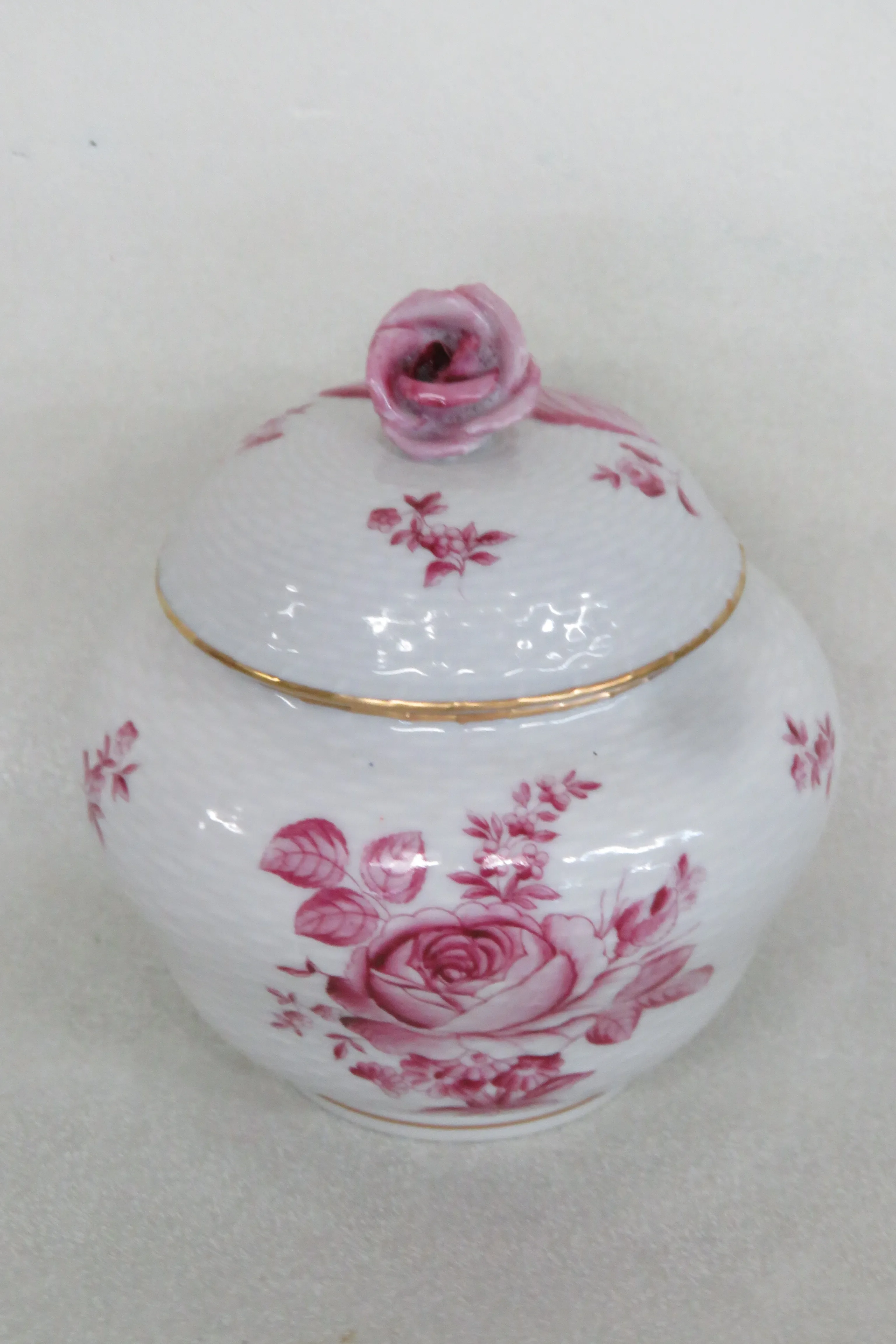 Herend Nanking Bouquet Bouquet Pink Urn Jar With Lid 4464b