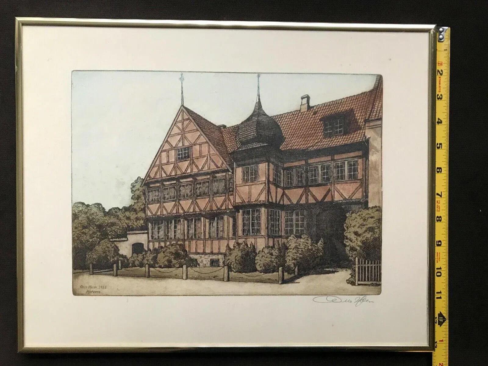 1935 \