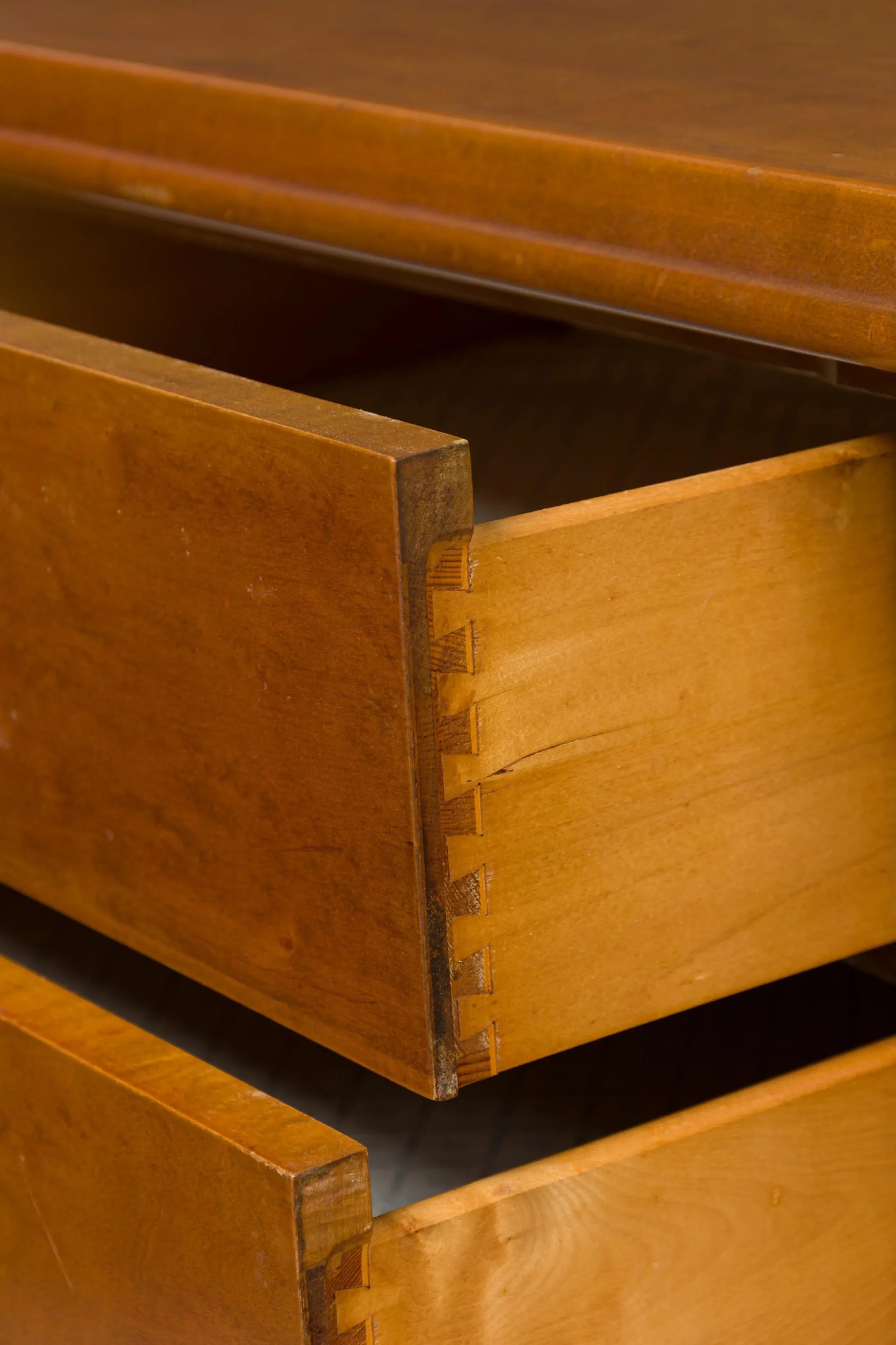 Eero dresser clearance