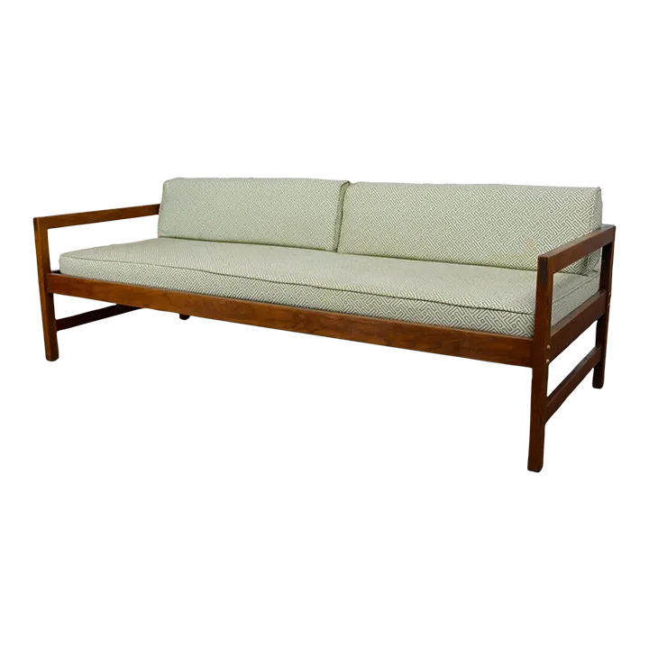 Mcm daybed 2024
