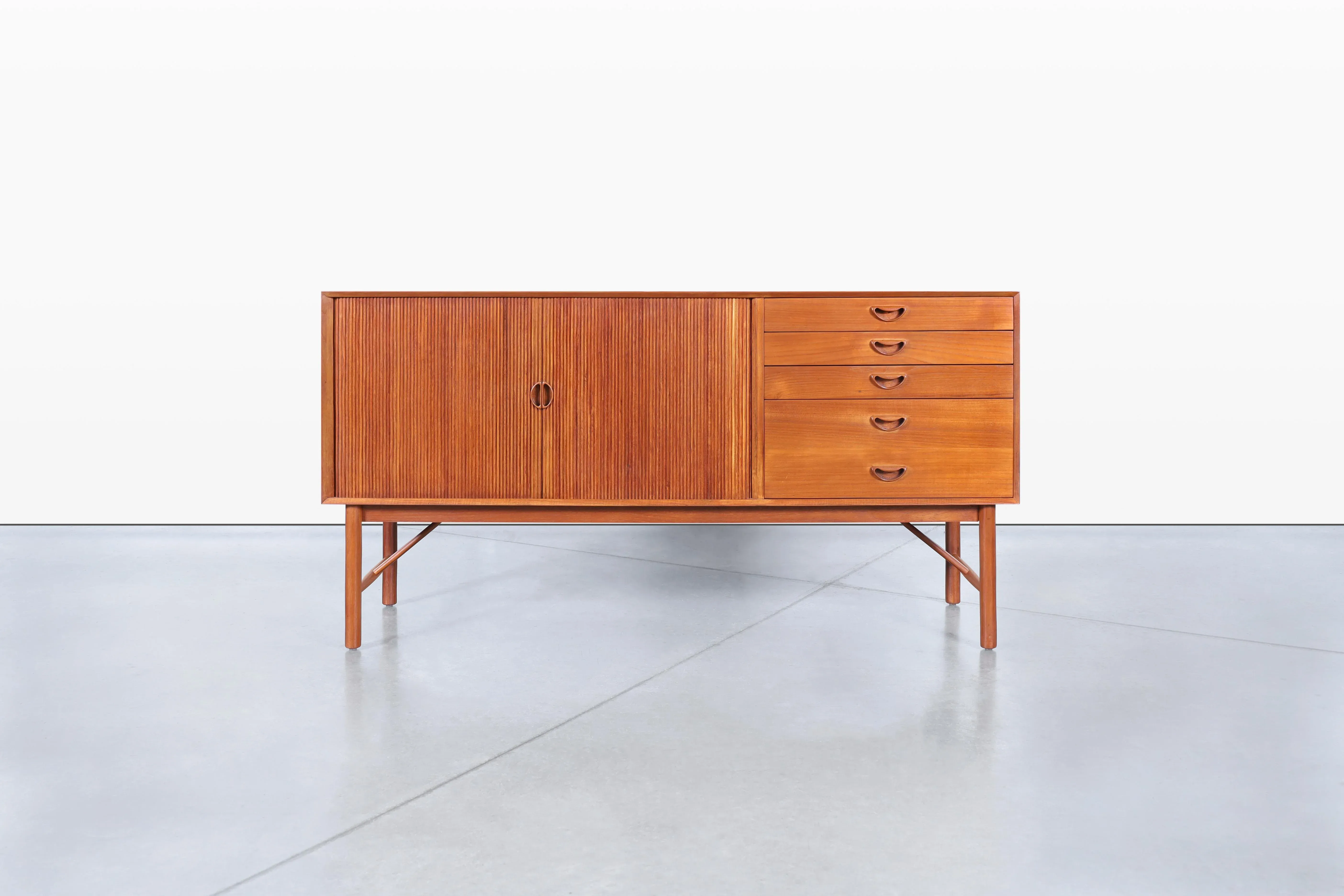 Dolly mirror,mirage オレンジ　再録　DOPPEL 1960s Danish Teak Tambour Door Credenza by Peter Hvidt and Orla