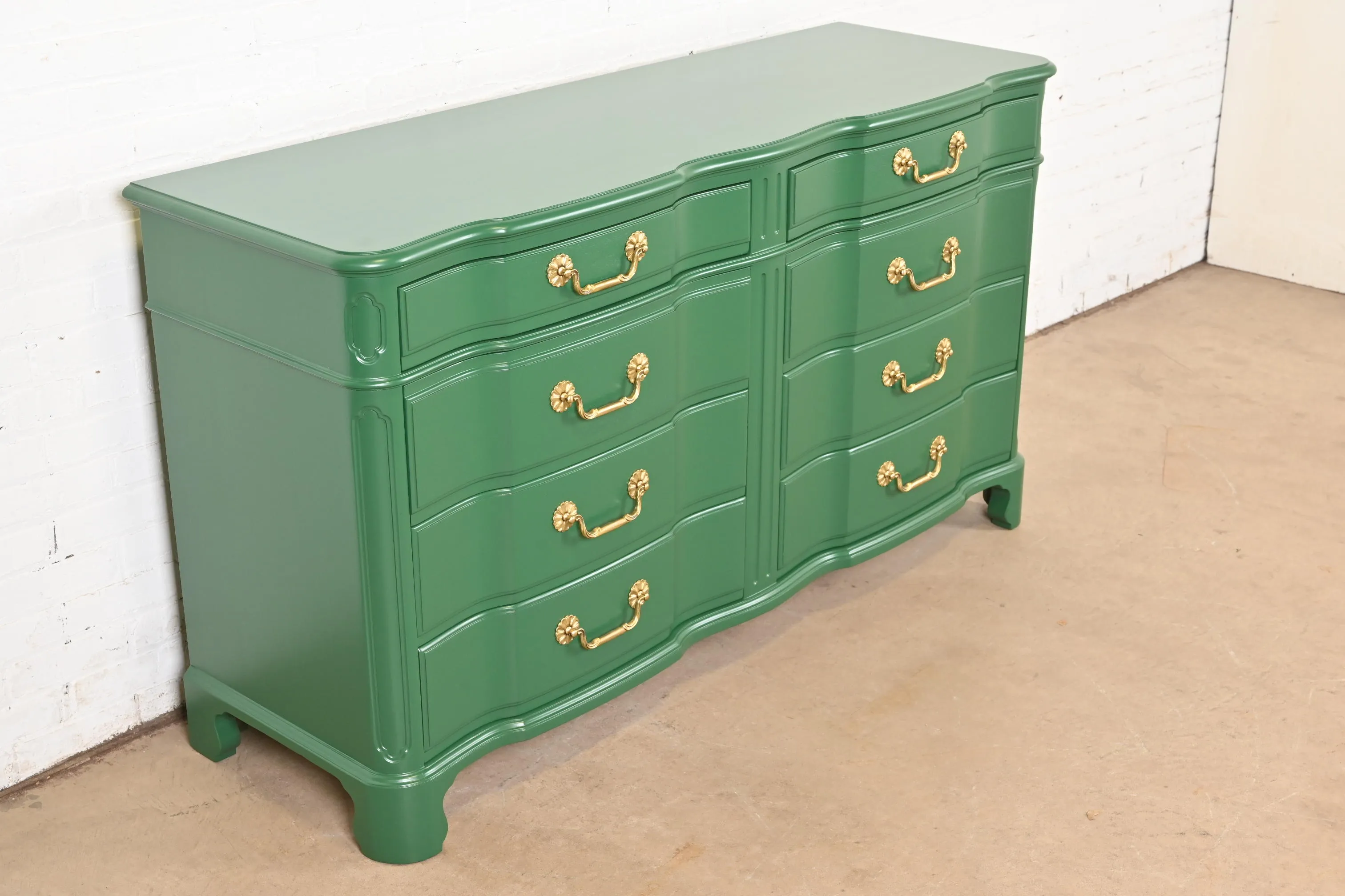 John Widdicomb Georgian Green Lacquered Eight-Drawer Double Dresser, Newly  Refinished