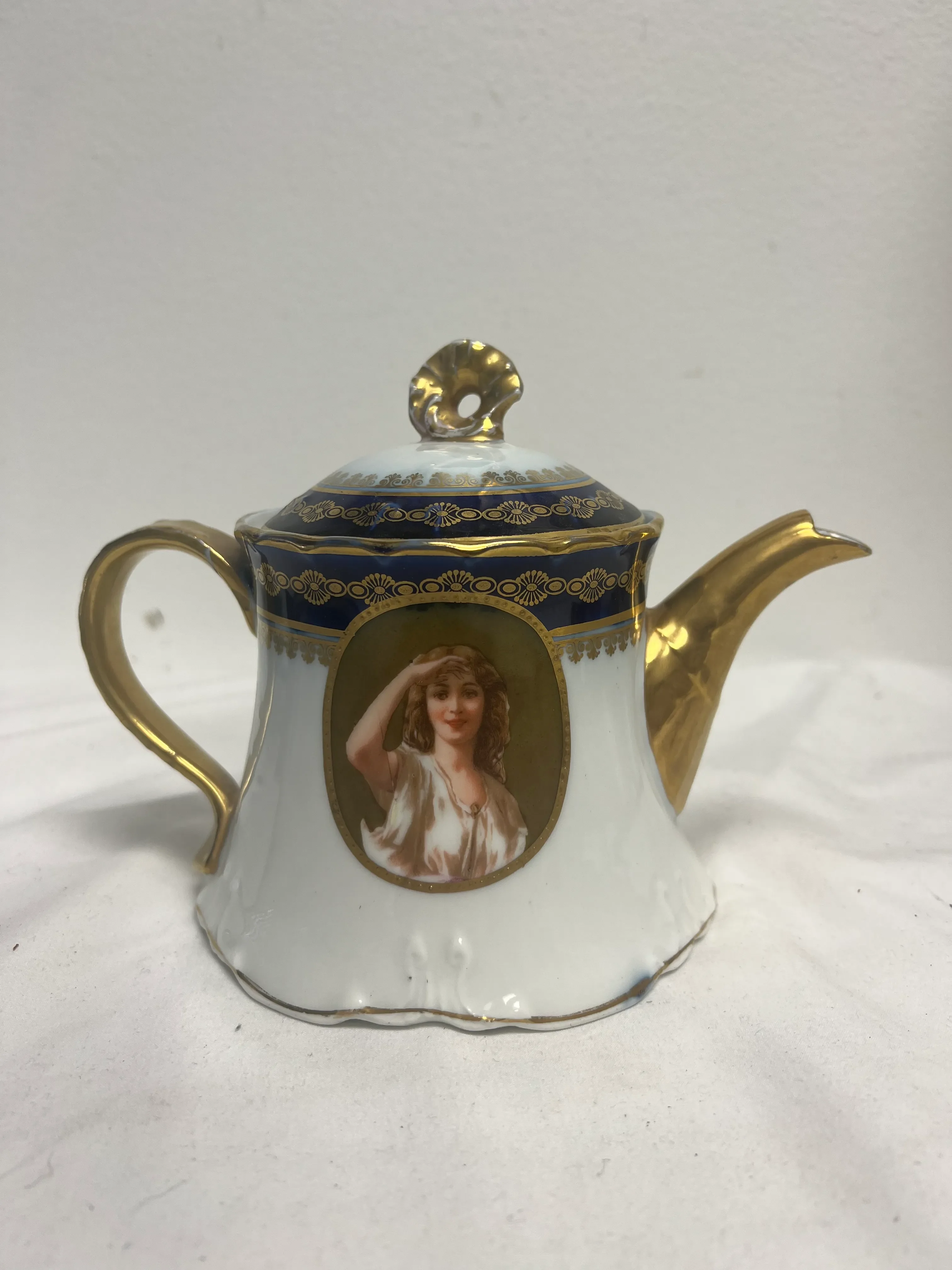 Early 20th Century Art Nouveau Russian Gardner Porcelain Tea Pot