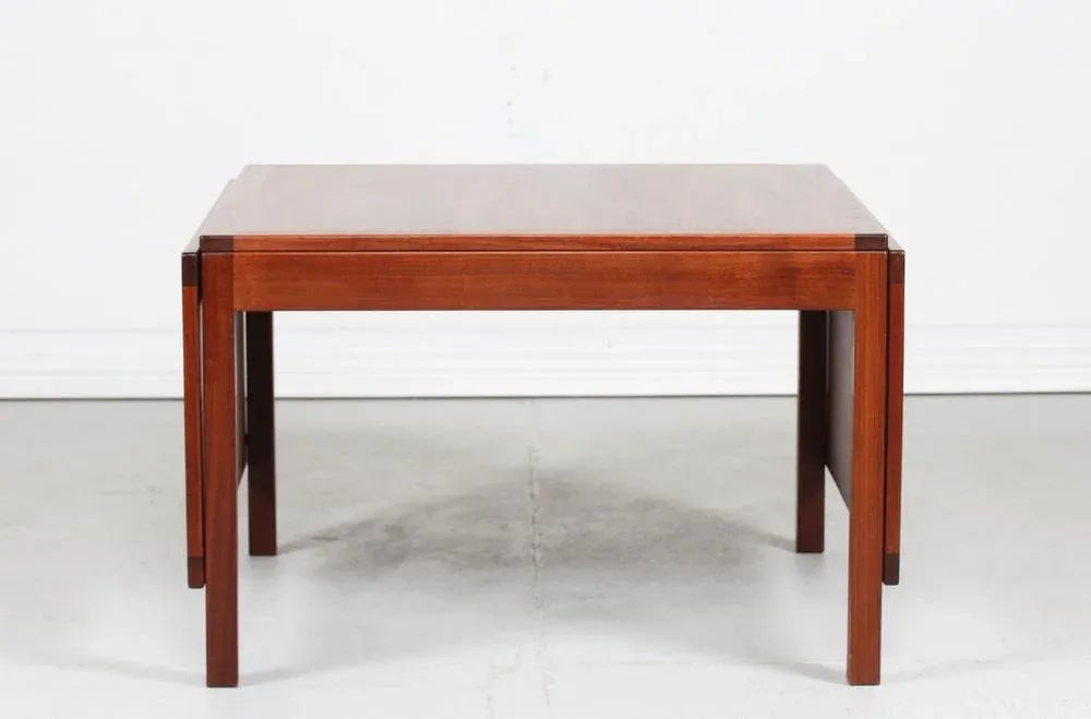 Walnut Model 5362 Extendable Coffee Table by Børge Mogensen for